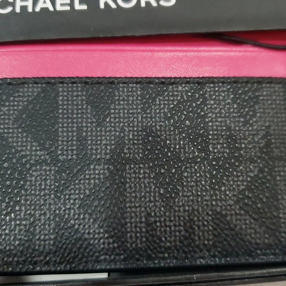 Michael Michael kors‎ black monogram pink dragonfruit trim jet set card case new
